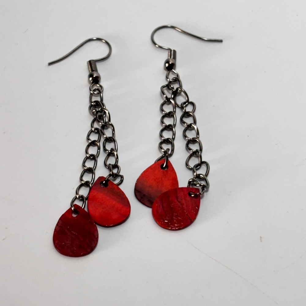 Dangle Earrings Red Shell Teardrop Gunmetal Chain Boho‎ Statement